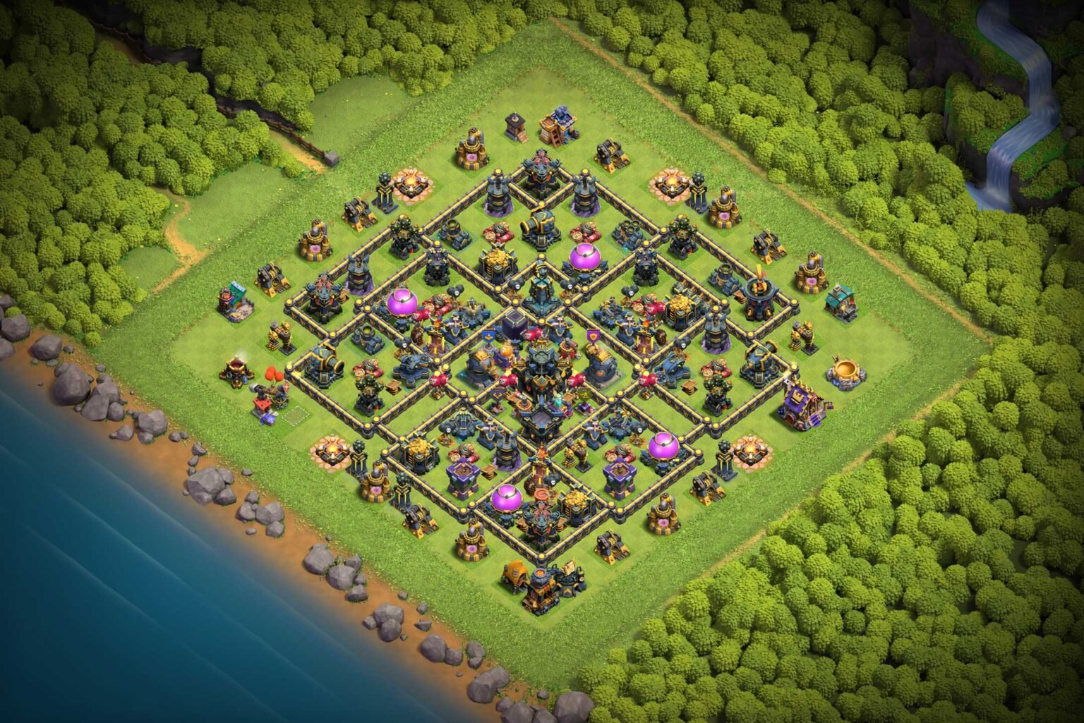 Building a Versatile TH17 Hybrid Base That Protects Trophies